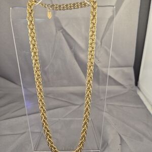 Elegant Gold Chain Necklace